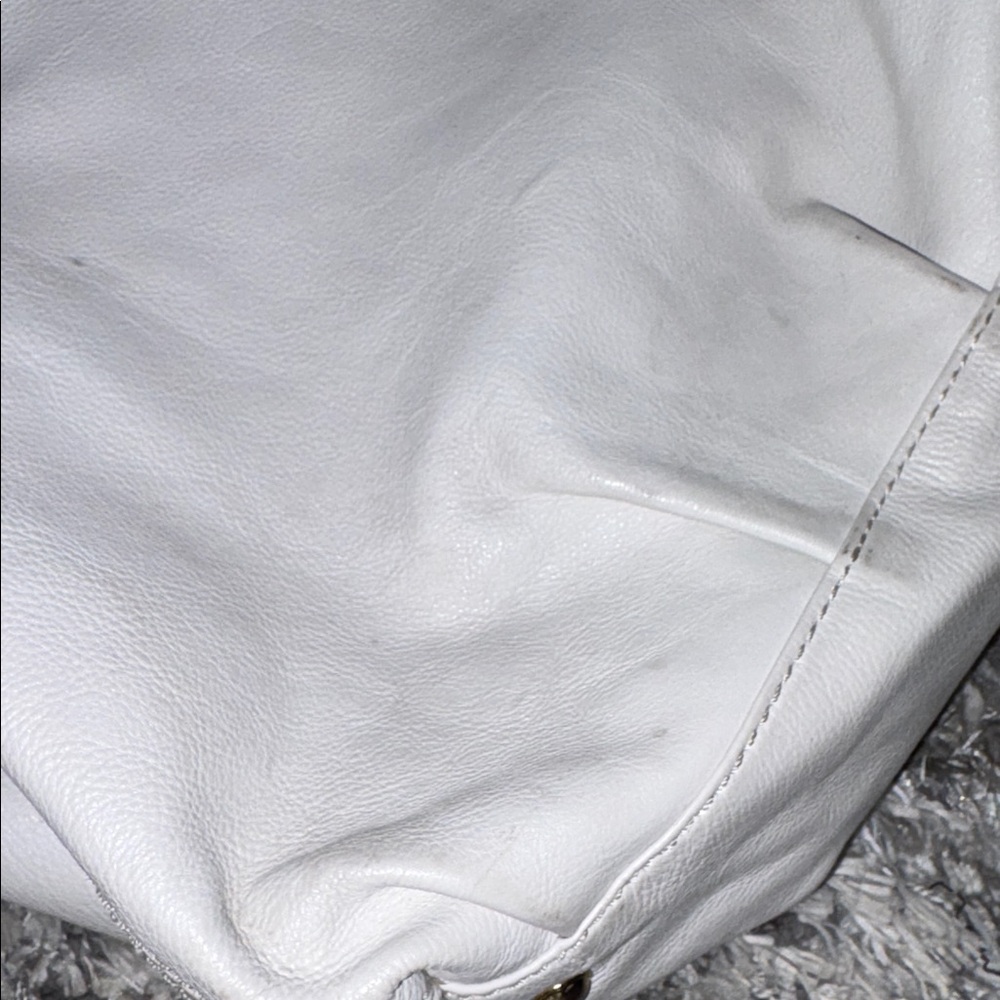 Michael Kors White Leather Tote Bag - Picture 3 of 16